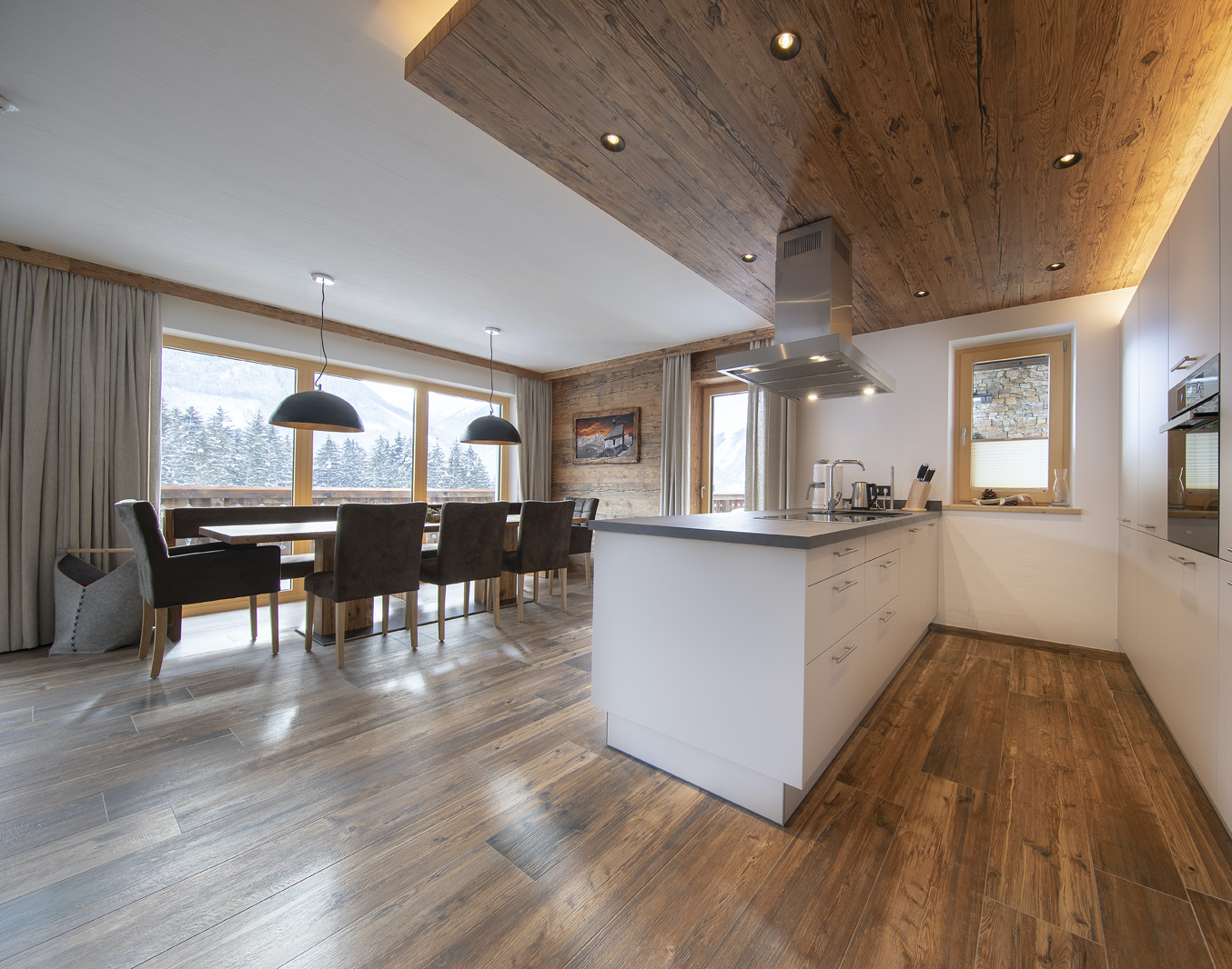 4-5 bed