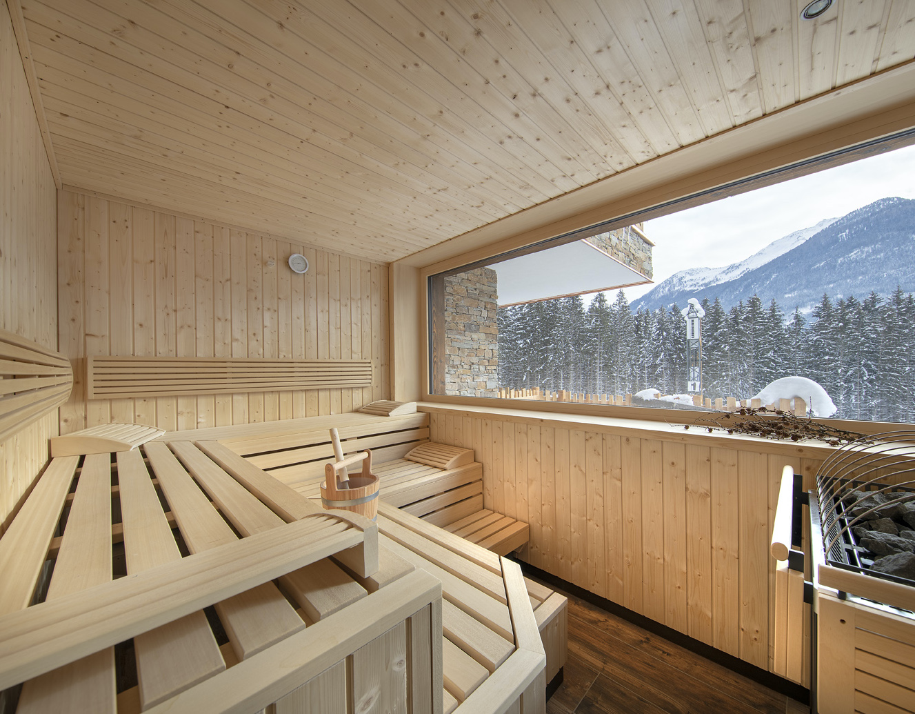 4-5 bed